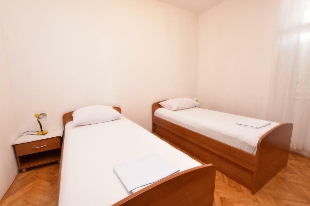 Apartment Damir Primošten Екстериор снимка