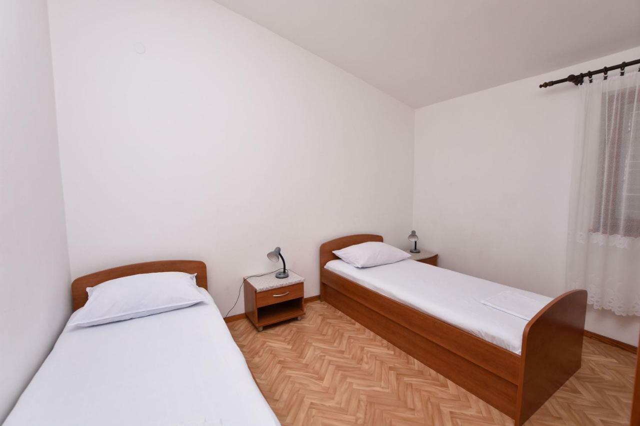 Apartment Damir Primošten Екстериор снимка