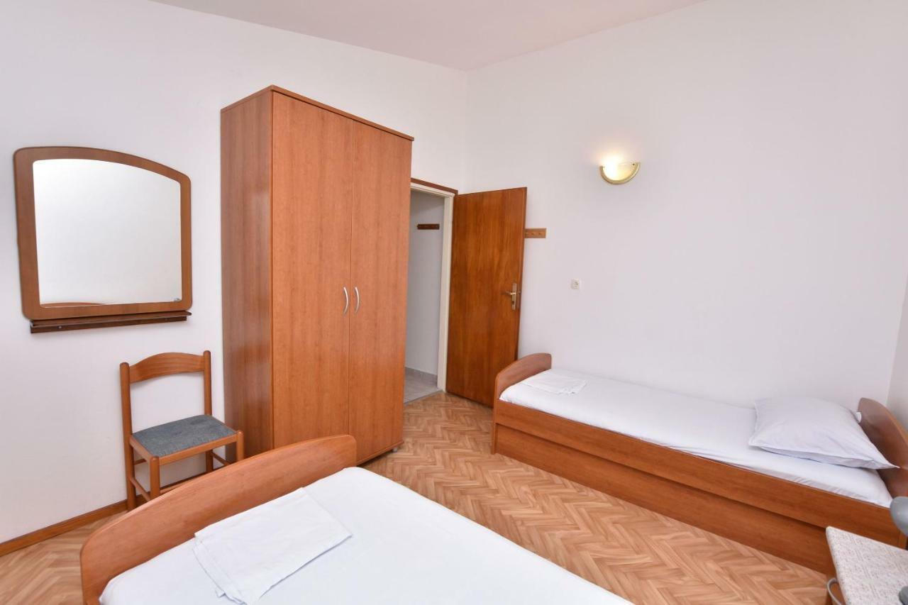 Apartment Damir Primošten Екстериор снимка