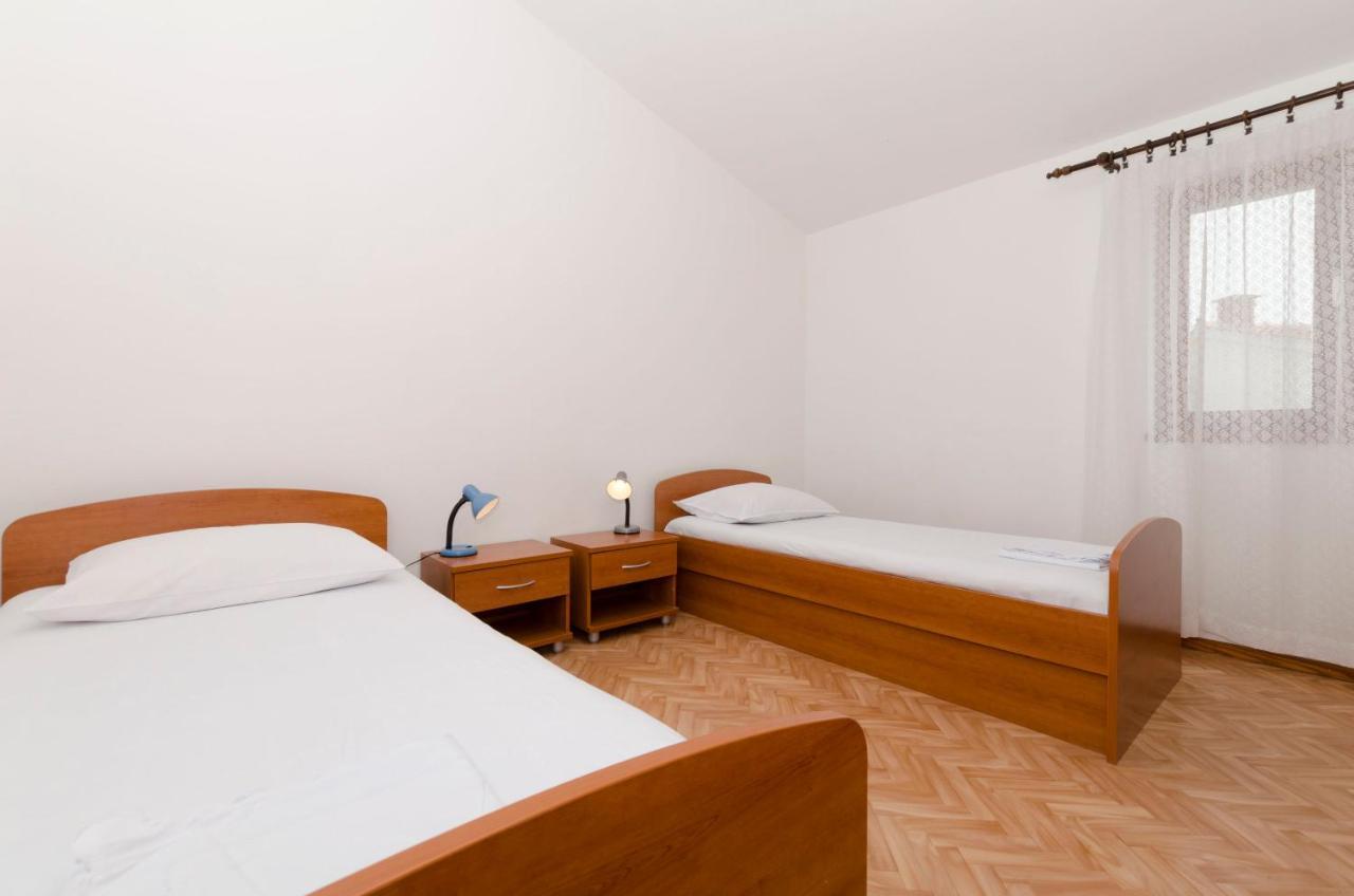 Apartment Damir Primošten Екстериор снимка